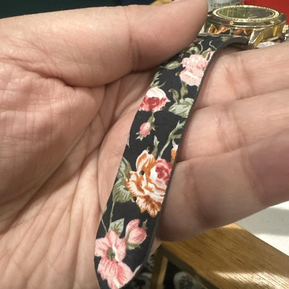 Works EMBASSY Ladies Watch Gold Crystal Tone New Battery Floral Strap 36mm Fit 7